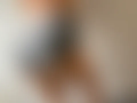 Heute ist ein gemütlicher Tag bei mir. Hast du eine Idee, wie ich etwas Aufregung heute integrieren kann?😌🍑🔥