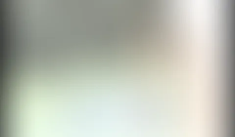 Ein gutes Mädchen hat immer was zu tun. Sieh mir zu, wie ich die neue Garage streiche und was ich in meiner Pause alles so mache. Aber vorsicht. Lass dich nicht erwischen…