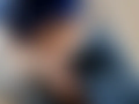 Schnell in die stadt einkaufen😋🤪🥵 für meine treuen Abonnenten gibt's natürlich den vollen Einblick 😋🤪🥵 meinst du merkt es einer ? Der Lush steckt und wie du siehst hab ich kein Höschen an 😈🤤💦