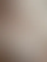 Neue Nudes mit weißem Rock
