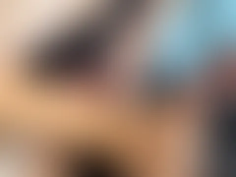 sein s*****z schmeckt einfach so geil, da konnte ich nicht widerstehen und hab ihm sofort einen geblasen, als er mir aus dem nichts seinen s*****z hingehalten hat.