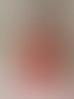In roter Strapse und Sexy roten Dessous warte ich in meinem Bettchen auf dich 😈 Kommst du zu mir ? 😏 I'm waiting for you in my bed in red suspenders and sexy red lingerie 😈 Are you coming to me? �