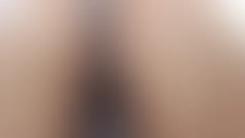 Schau wo mein Höschen schon den ganzen Tag ist 💦 Was würdest du jetzt machen?
