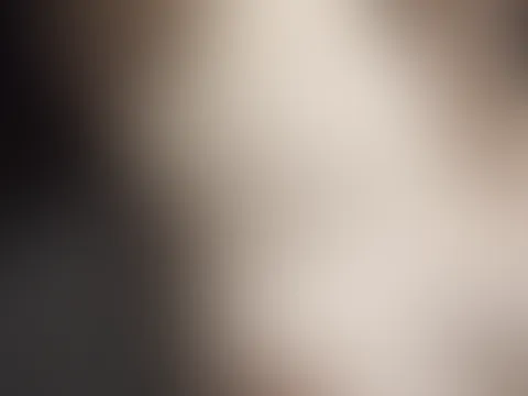 Ein paa Klapse auf meine P***y und dann bis zum Orgasmus verwöhnen🔥
