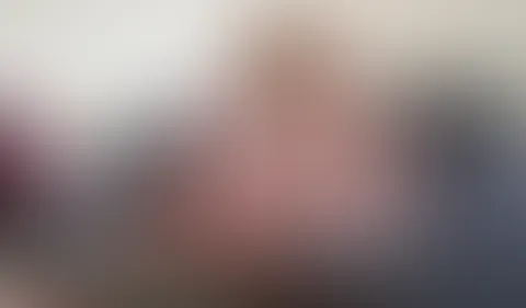 Geile C******e auf der neuen Couch!!