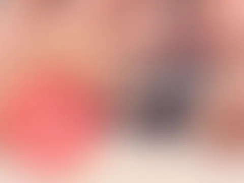 Passt der große Analplug in meinen A***h oder zerstört er mein enges Loch?