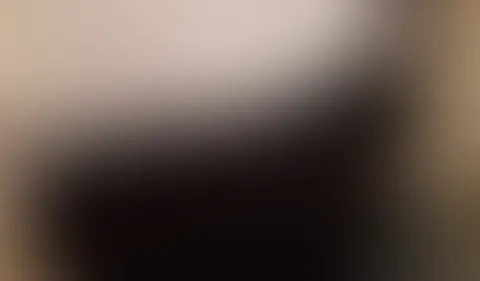 Ihr könnt mir hier zusehen wie meine Nippel beim abpumpen so richtig schön die Milch verspritzen wenn die Muttermilch Pumpe sie ordentlich lang zieht. Einfach ein geiler anblick wenn Sie spritzen und 