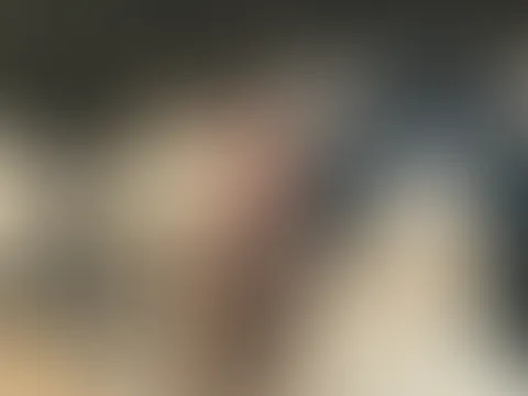 Kleiner Rückblick auf meinen Look von heute Morgen. ✨ Der Tag war lang, jetzt wird entspannt. Schreib mir doch mal direkt im Chat, ich bin neugierig: Was machst du gerade Schönes?