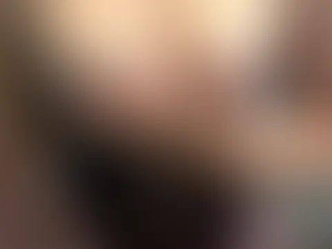 Entspannt auf der Couch und mit viel Lust 😉💦