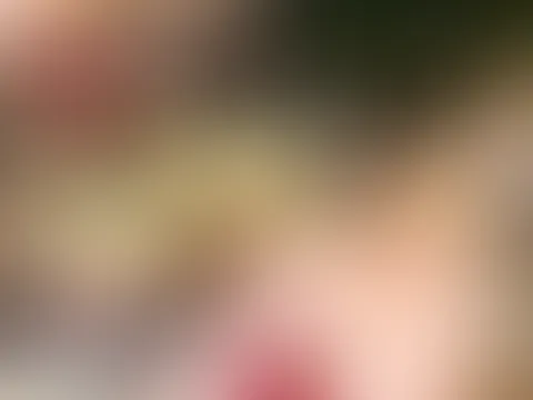 ✨ TÜRCHEN Nr. 9 – Bad Girl Modus aktiviert ✨ Türchen 8 war wild? Süß. Türchen 9 lacht darüber. Es öffnet sich nicht – es zieht dich rein. Kurz, frech, ein leichtes Smirk, dieses „Ich weiß genau, was