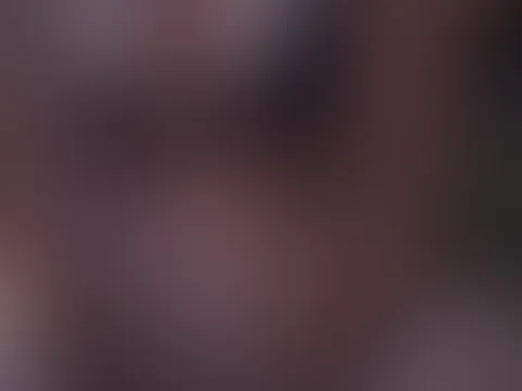 Upss da ist mir zwei Mal der dildo aus meiner M****i💦gerutscht auf dem Wohnzimmertisch😈🥵