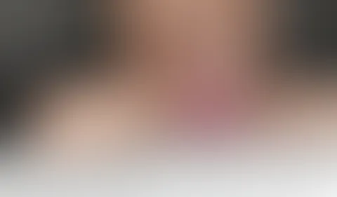 Arschf**k mit dem Riesendildo