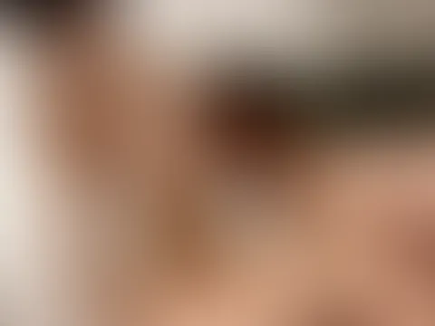 Meinen nackten Körper liebkosen