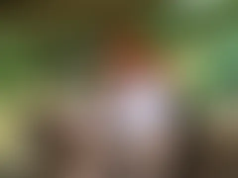 Heißer F**k in der Traktorkabine! Stell dir vor ich bin mit dir bei der Feldarbeit im Schlepper und es ist so warm in der Kabine ich zieh mich komplett nackt aus und sitze breitbeinig auf deinem Fahre