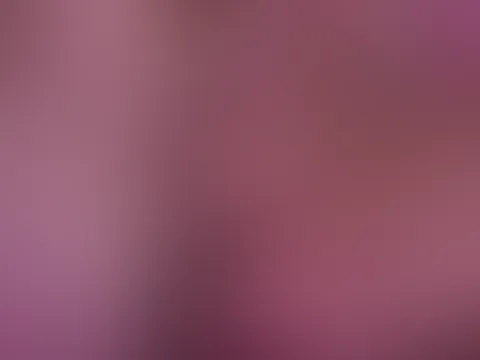 Die P***y ist so feucht da rutschen die F****r immer mehr rein