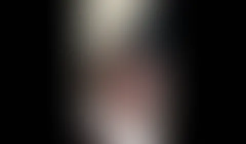 Unser erstes Tape ,  wir waren dabei Fotos zu machen als ich die Beule in seiner hose sah hab ich spontan vorgeschlagen mal ein Blowjob tape zu machen. Hab eine ordentlich ladung in den mund bekommen