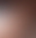 Ich liege nackt auf der Couch und genieße die Zeit ganz für mich. 🤤 Magst du dir vorstellen, wie weich meine Haut sich anfühlt?