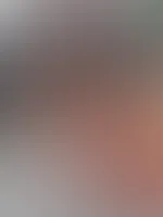 Füße, Zehenringe und Piercings