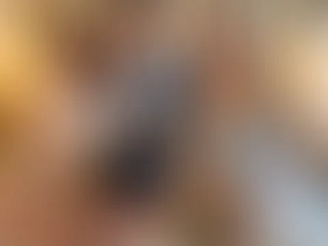 Habt ihr schon meinen neuen geilen Dreier mit meiner Freundin Chloe und dem notgeilen Videografen gesehen? 🥵💦