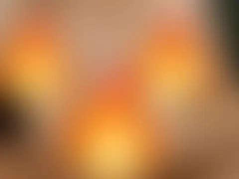 Handjob und volle Ladung zwischen die Titten