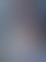 Ich schleiche mich nackt , nur mit einer bauchkette zu dir ….