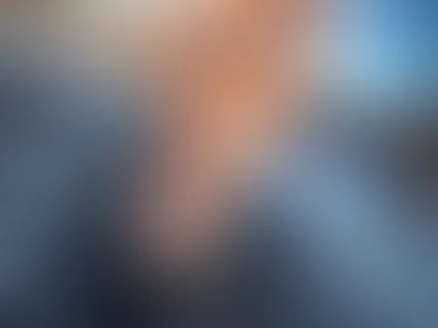 Stoß… äh, stoß mit mir auf das neue Jahr an 🥂😈
