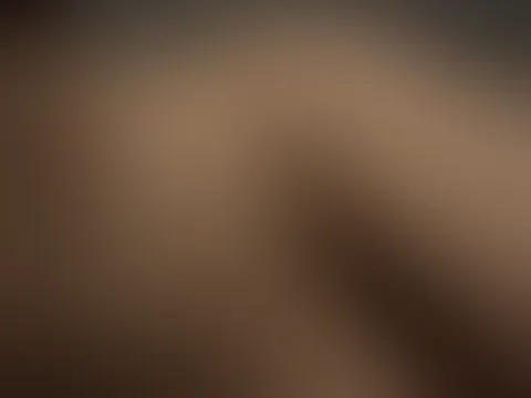 Naa ihr wie gefällt euch mein skinny body und mein kleines süßes Piercing ? 🤭 möchtest du mal zwischen meine Beine gehen ? 🥵