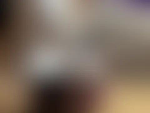 POV: Du stehst im Türrahmen und siehst zu, wie ich mich im Spiegel für dich verliere. 🪞💭 Gönn dir in meinem Feed Abo das komplette 2:18 Minuten lange Video und schau zu wie die Hüllen fallen 😘