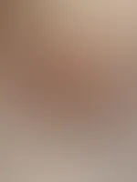 Ich hatte heute Besuch und er hat mich so geil in meiner Küche gef**kt dass ich alles vollgesquirtet habe! Ich knie schön in meinem Saft und er hat mir seine geile Ladung auch noch schön ins Gesicht g