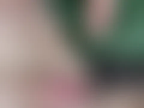 Heyy.. Sorry das ich euch hier schon wieder vernachlässigt habe😭 hier ein kleiner anfang und es gibt dann noch was 🙈 ein Clip der zu den neuen großen Videos gehört dort aber nur teilweise eingeschni