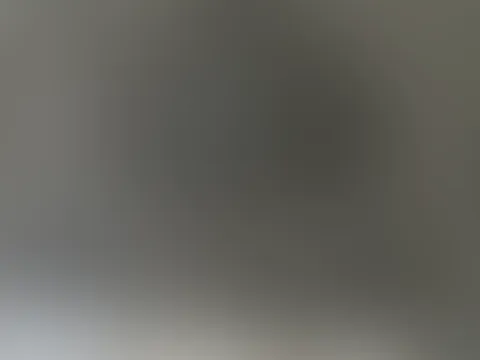 Im Bad, unrasiert