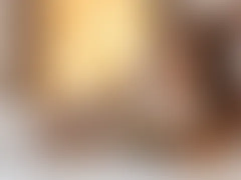 ✨ Heute habe ich frei... Manchmal ist es einfach schön, sich Zeit zu nehmen... besonders wenn jemand in der Nähe ist, der einen vom Lesen ablenken kann. 💋 Bereit für einen Blick in meine gemütliche u