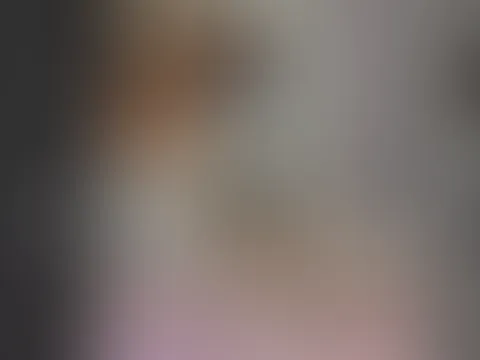 HEIMLICH BEOBACHTET? Voyeur an der Schlafzimmertür!