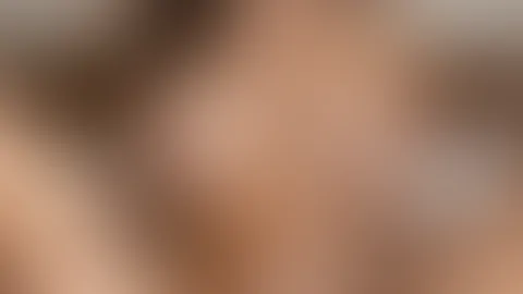 Wer schiebt mir seinen harten S*****z so tief rein, dass ich laut aufkeuche? 🥰