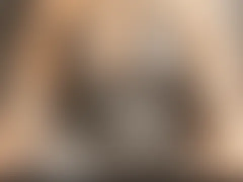 Hast du Lust auf ein kleines scharfes Kätzchen, was ultra horny ist?