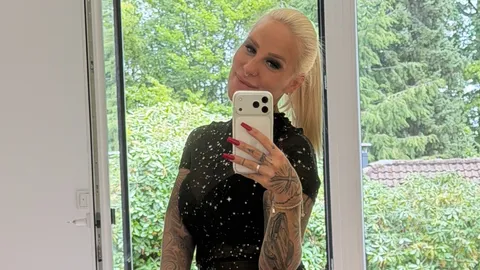 HighHeel-Job im Büroschlampen Outfit