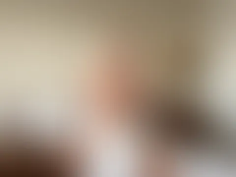 Ein weiches Bett, ein ruhiger Nachmittag und gute Laune 🤎☁️  Klingt doch perfekt, oder? 😘