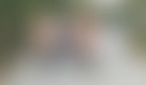 Ferien auf dem Ponyhof! Der Traum eines jeden kleinen Mädchens. Bei mir wird er nun auch endlich war. Ich darf einige Zeit auf dem Ponyhof verbringen. Der einzige, geile Unterschied ist: Ich selbst we