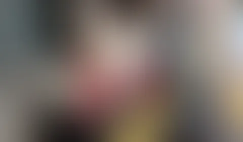 Nasse F***e bekommt es auf die Nylons Gewixxt