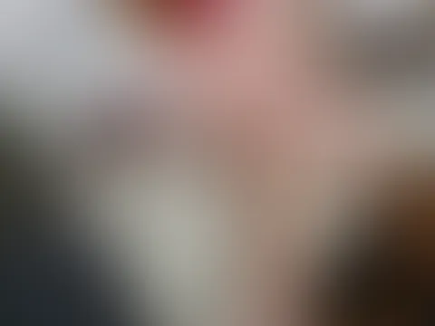 Den Nachmittag auf der Couch nur im Morgenmantel und nichts darunter....