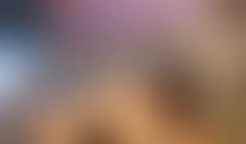 Für alle die sexy Nylon Strümpfe genauso lieben wie ich. Schaut mir beim anziehen zu und wie ich mit meinen süßen Füssen ein wenig Spiele. In Teil 2 könnt Ihr noch sehen wie ich mich selbst Streichele