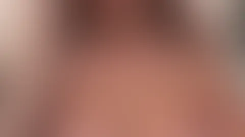 Wetten du hältst keine Minute durch, wenn du meine Brüste so siehst