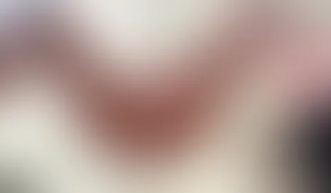 Wie gefĂ€llt dir die Vorstellung, wenn ich mich auf dein Gesicht setze und du mir die P***y leckst? đ Dich macht das sicher genauso geil wie mich! Danach setze ich mich auf deinen harten Schwarz und r
