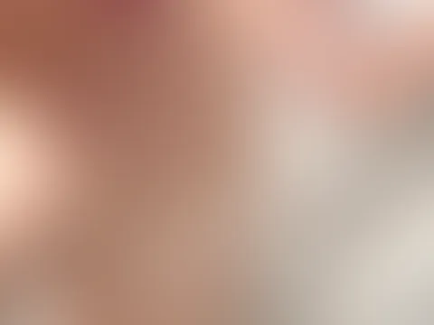 Nackt unter der Dusche. Warmes Wasser läuft über meine Haut, Gedanken werden frech und Hände bleiben nicht ganz brav. Sag mir… würdest du zuschauen oder mitmachen? 💦🔥
