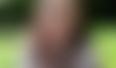 Ich werde zum Springbrunnen! Natursekt direkt aus der Quelle! Mich haben schon ein paar gefragt ob ich mal zeigen kann wie ich von vorne P**se und zu einem Springbrunnen werde! Ich würde sagen hier i