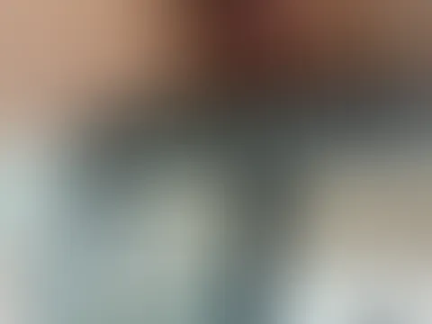 Schön die f***e F**ken mit Dildo und Vibrator gleichzeitig