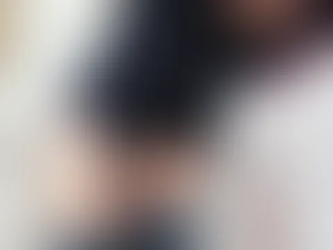 Schwarz, sinnlich und ein kleines bisschen gefährlich 🖤 Heute zeige ich mich von meiner verführerischsten Seite – traust du dich, genauer hinzusehen? 😉