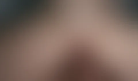 Komm vorbei und genieße die geilsten Clips von mir. Mit A******z Garantie ;)