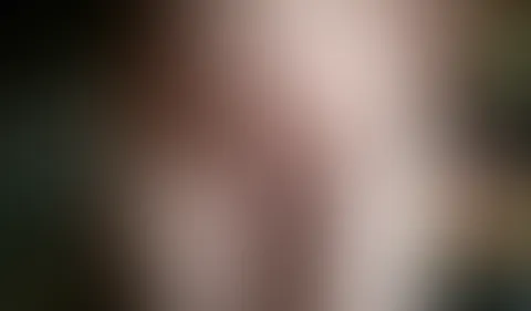 Vibrator Spaß auf dem Esstisch