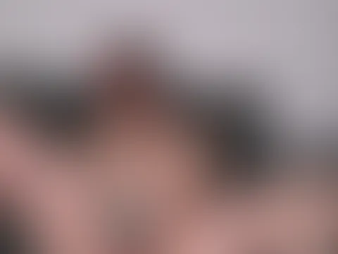 Zerstöre meine Löcher 🥵 komplett nackt aber trage Stiefel